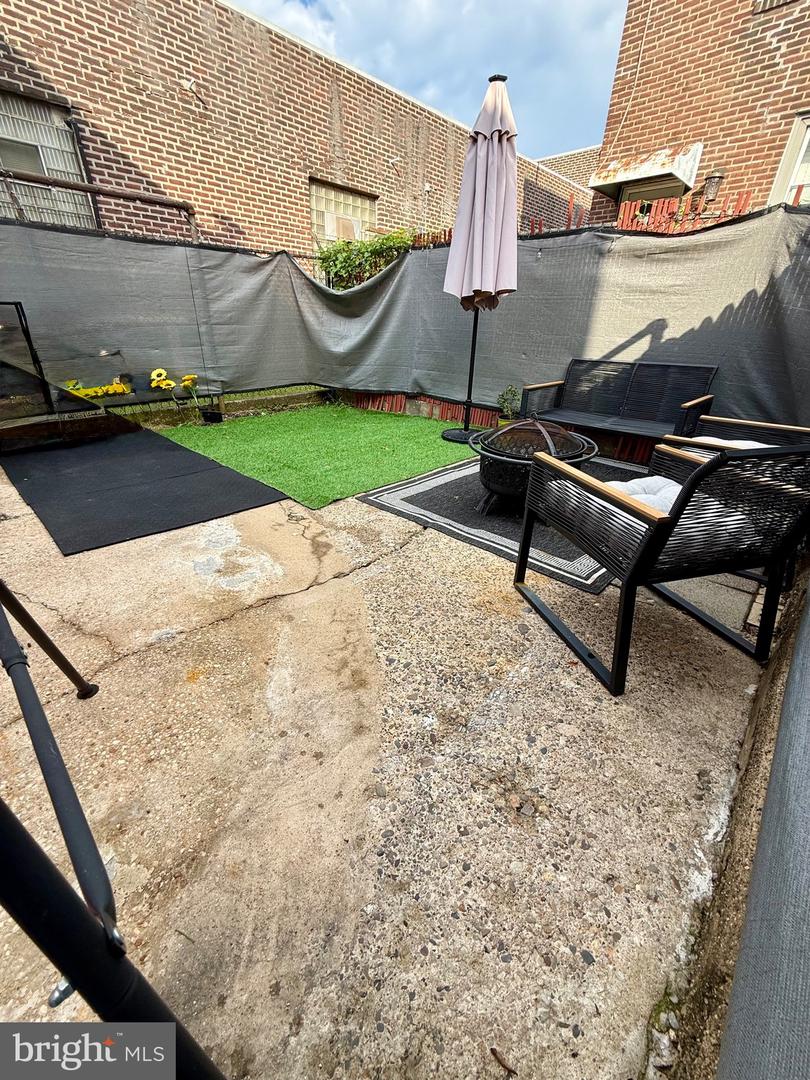 3530 Mercer St Property Photo 17