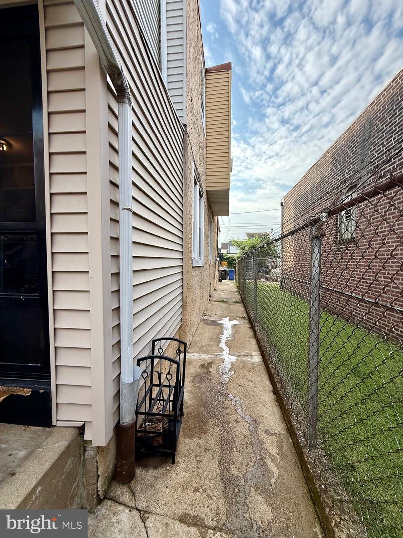 3530 Mercer St Property Photo 21