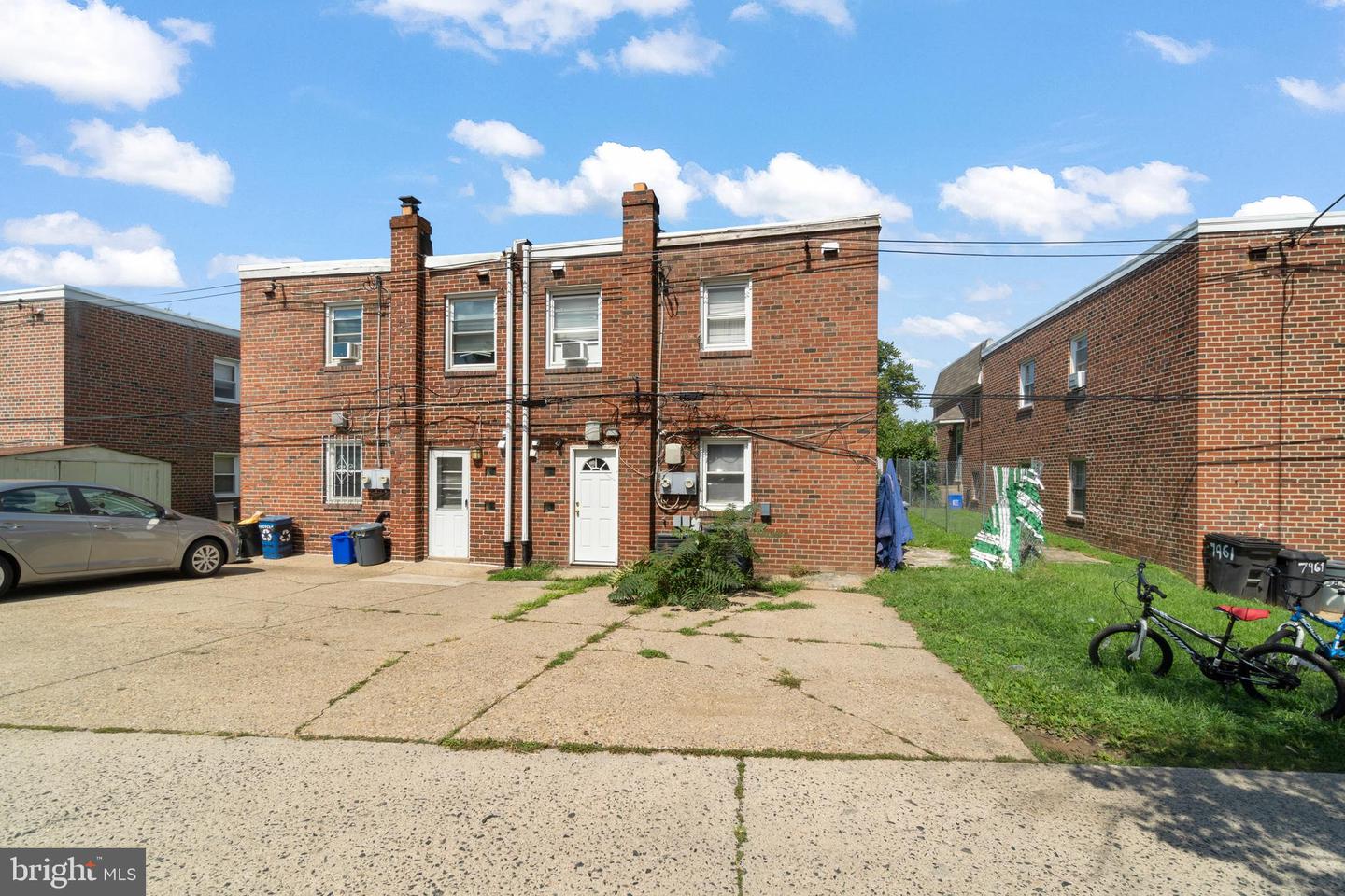 7959 Langdon St Property Photo 3