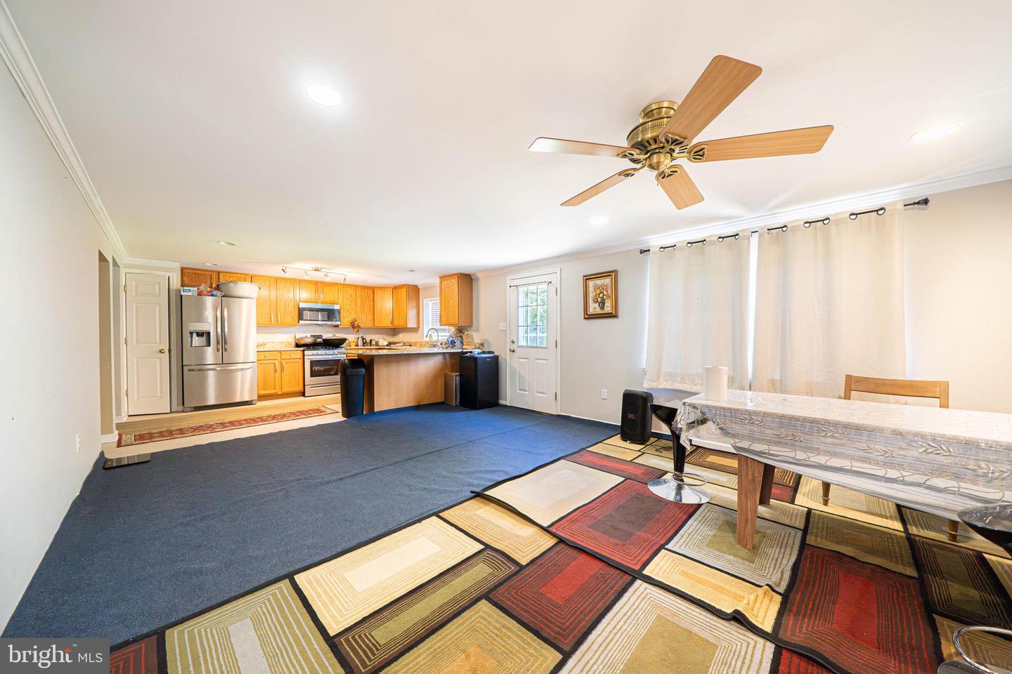 1829 Loney St Property Photo 3