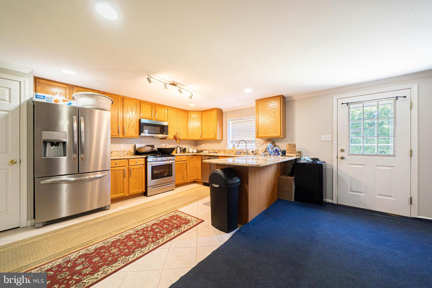 1829 Loney St Property Photo 4