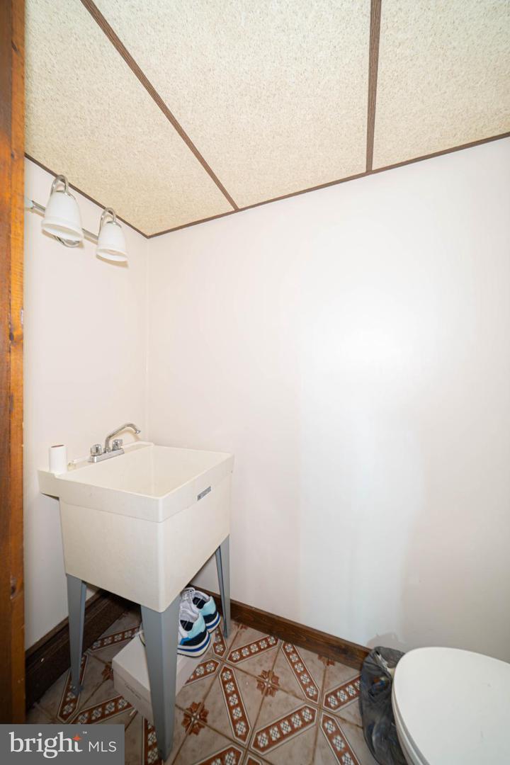 1829 Loney St Property Photo 22