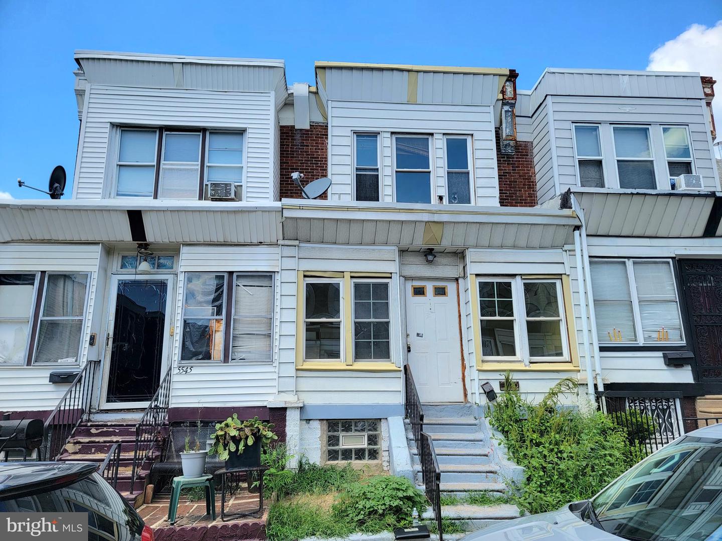 5543 Malcolm St Property Photo 1