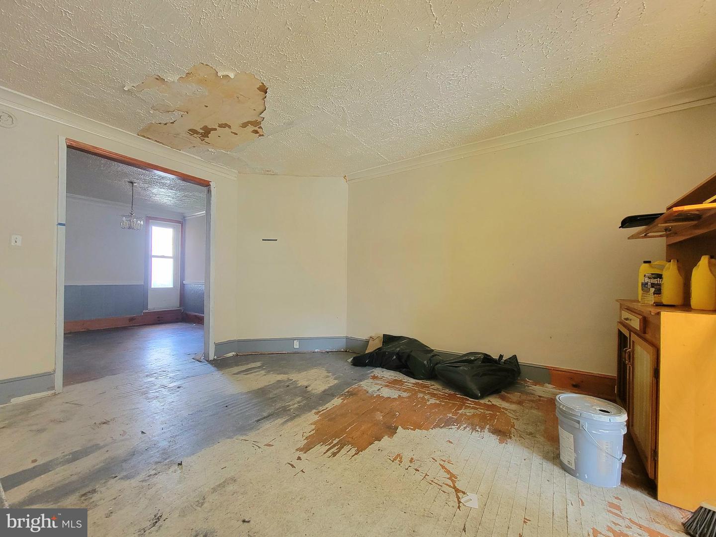 5543 Malcolm St Property Photo 8
