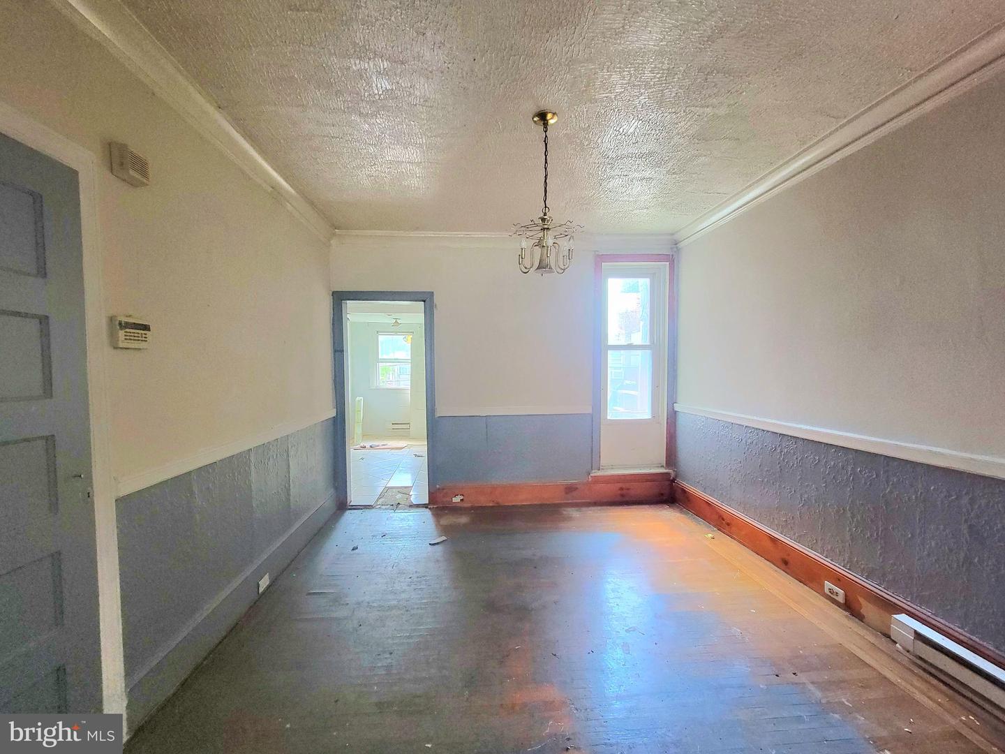 5543 Malcolm St Property Photo 10