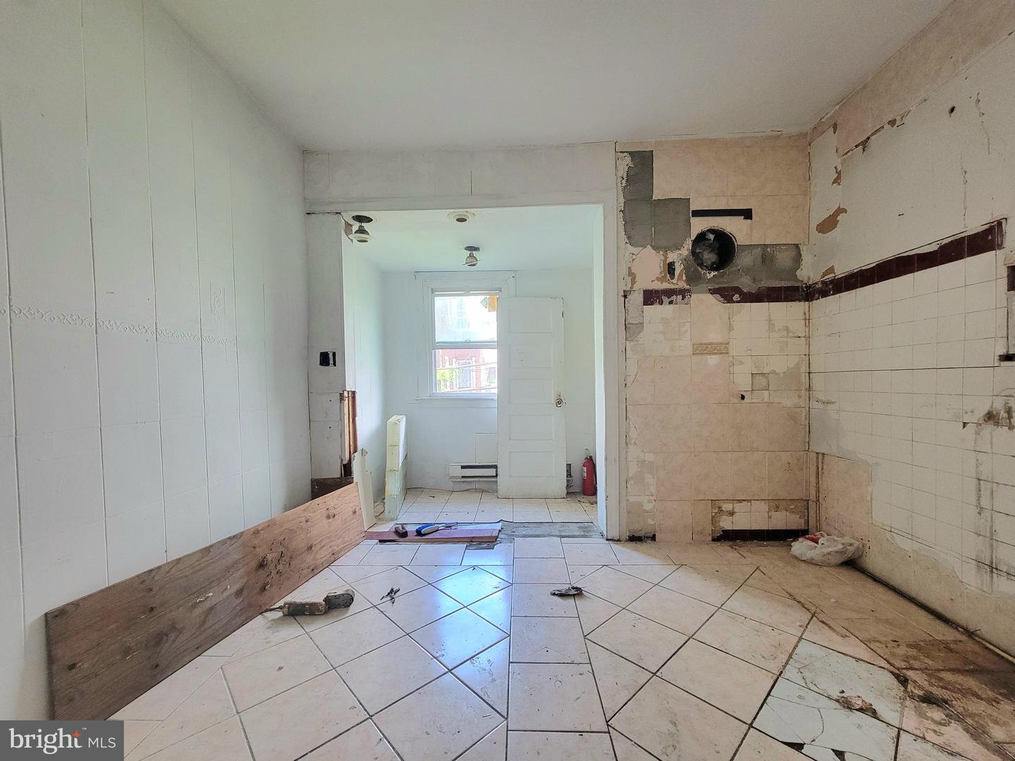 5543 Malcolm St Property Photo 13