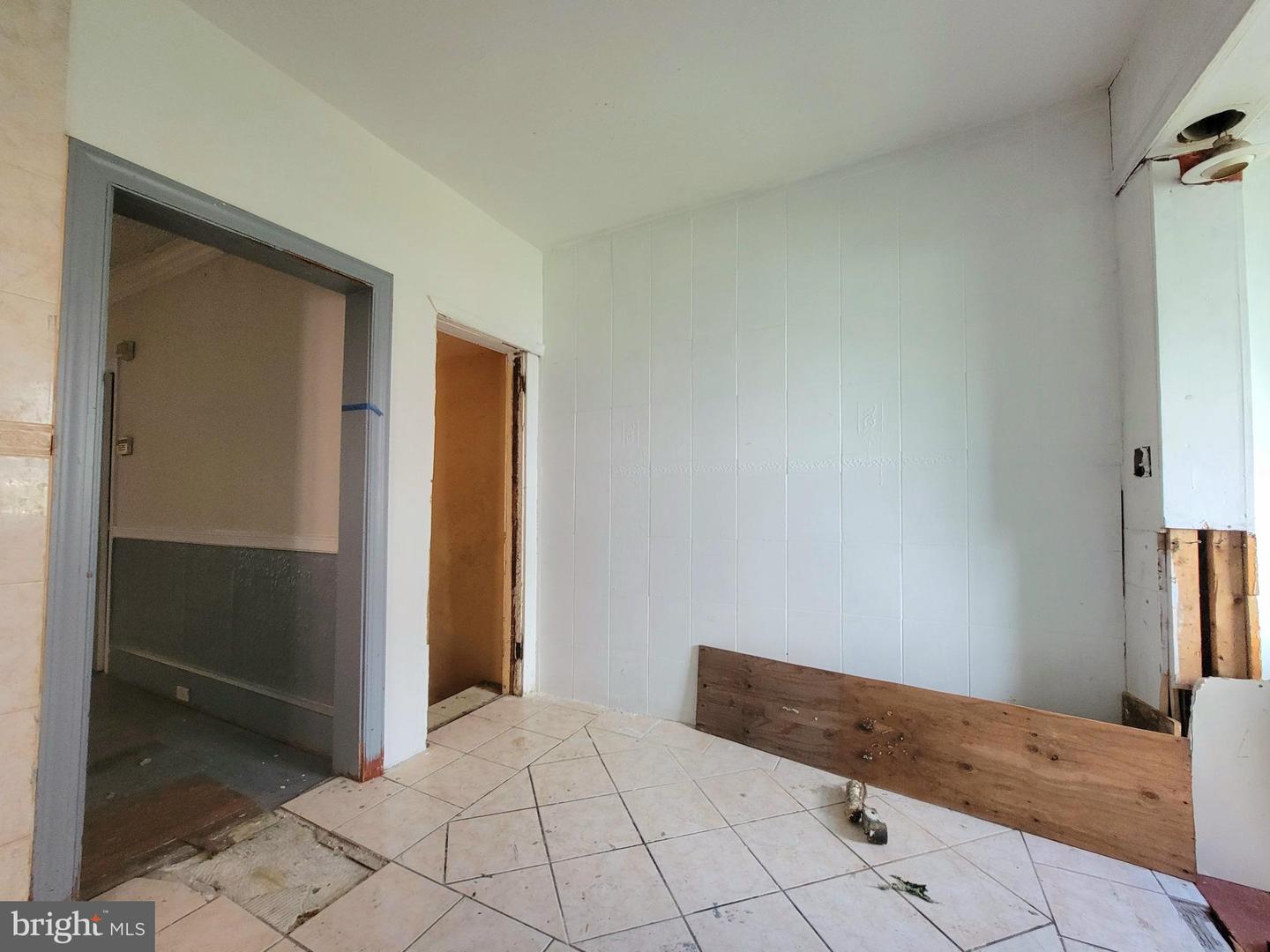 5543 Malcolm St Property Photo 15