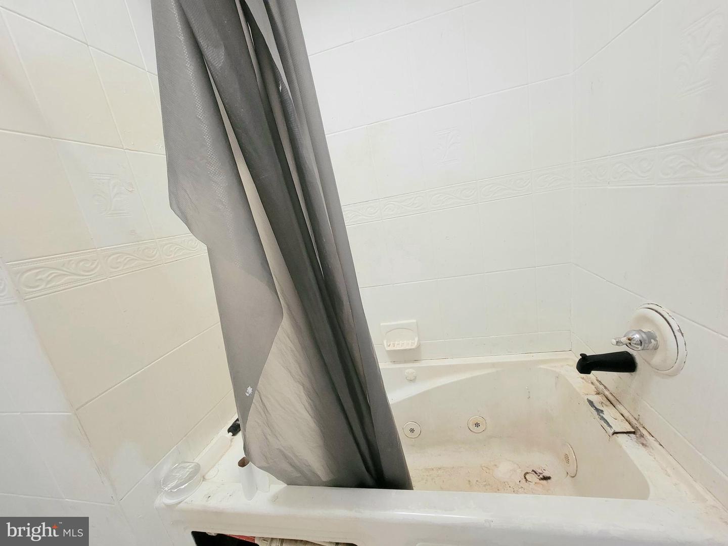 5543 Malcolm St Property Photo 34