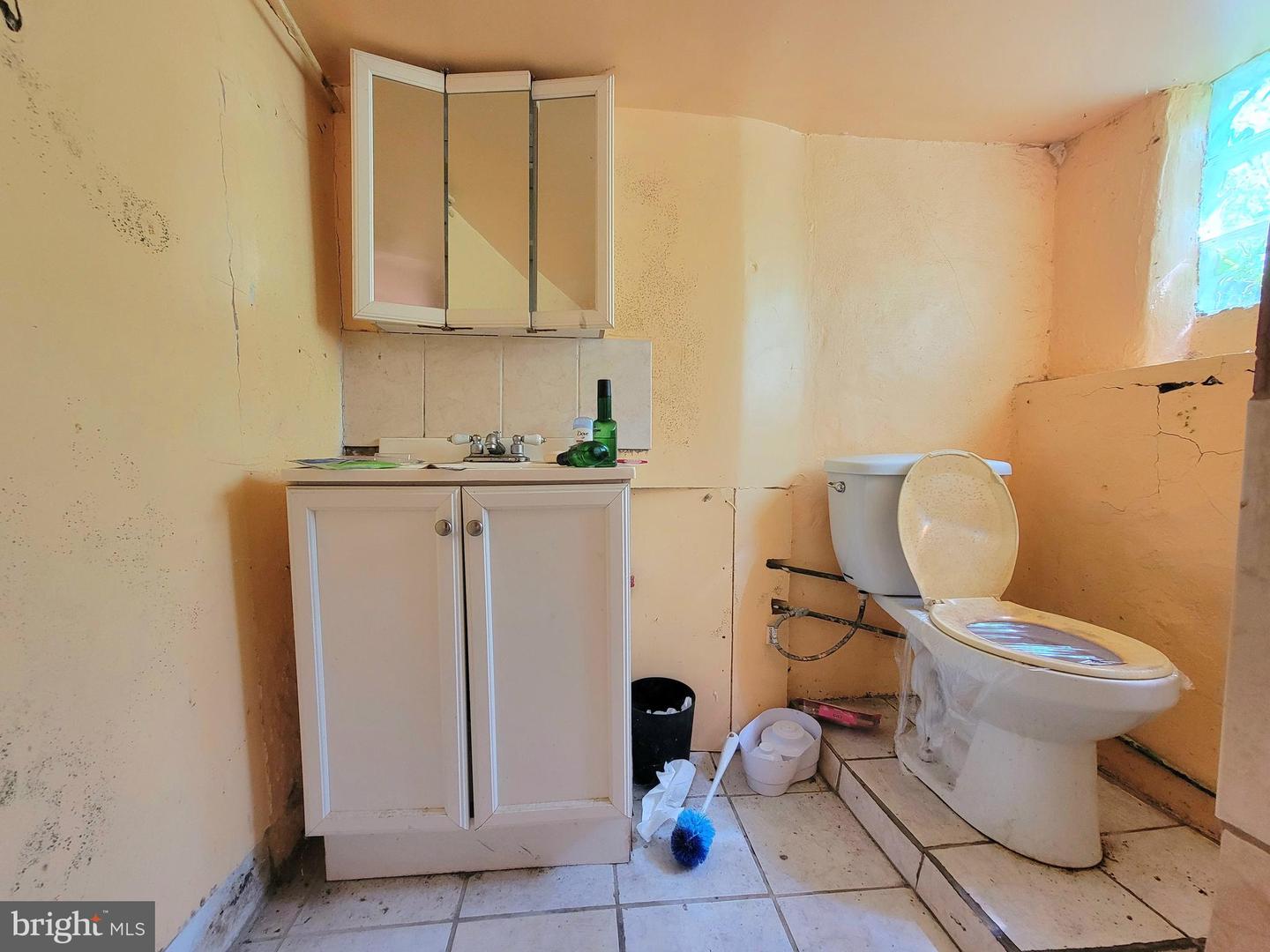 5543 Malcolm St Property Photo 45