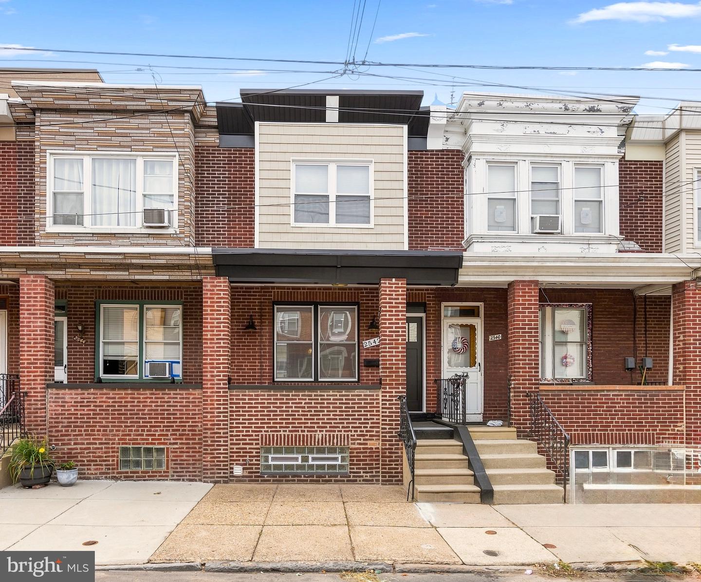 2542 E Monmouth St Property Photo 48