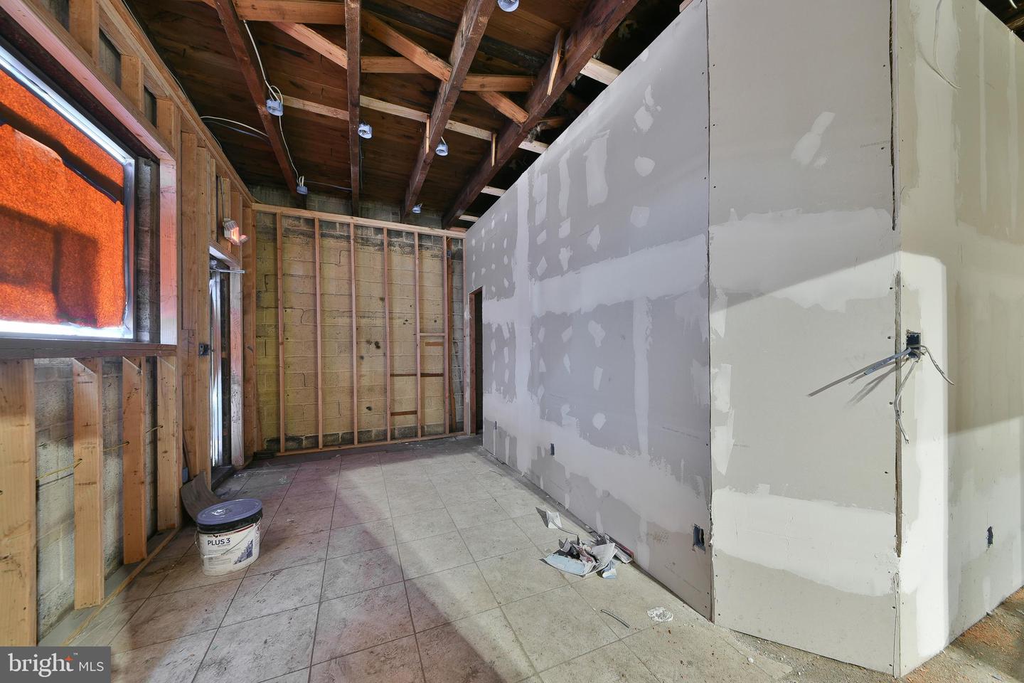 7309-11 State Rd Property Photo 4