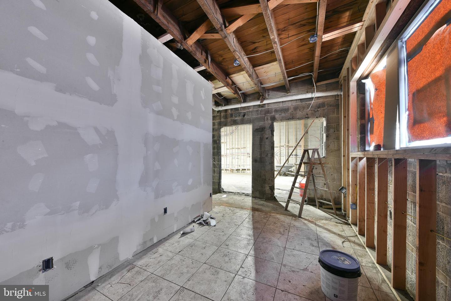 7309-11 State Rd Property Photo 5