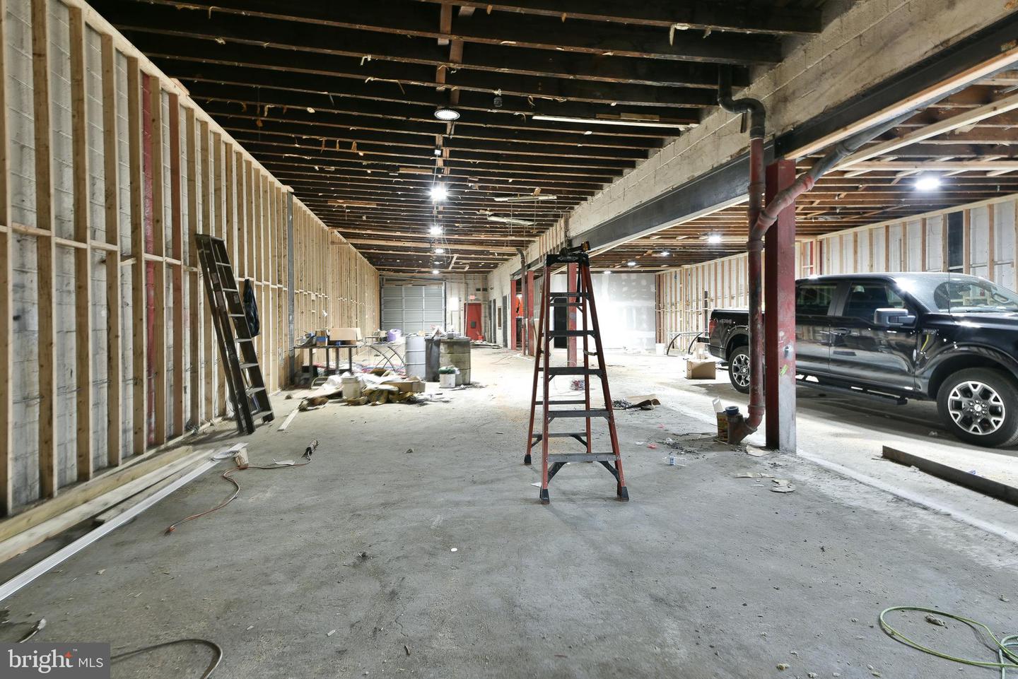 7309-11 State Rd Property Photo 9