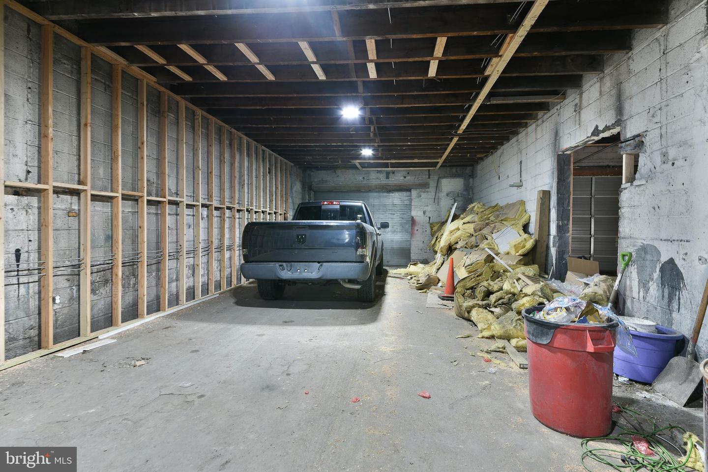 7309-11 State Rd Property Photo 11