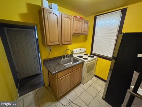 1038 W Monmouth St Property Photo 6