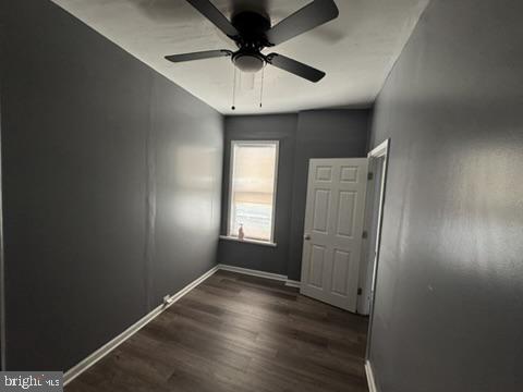 1038 W Monmouth St Property Photo 9