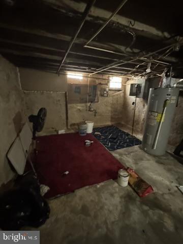 1038 W Monmouth St Property Photo 16