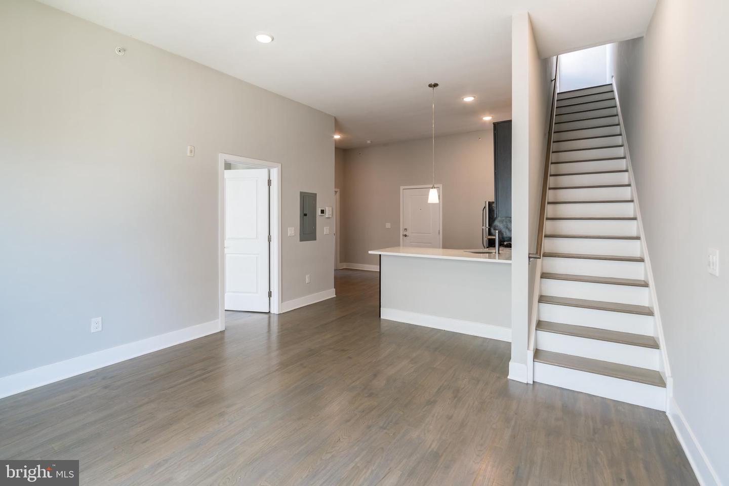 1607 Catharine St #unit 3d Property Photo 4