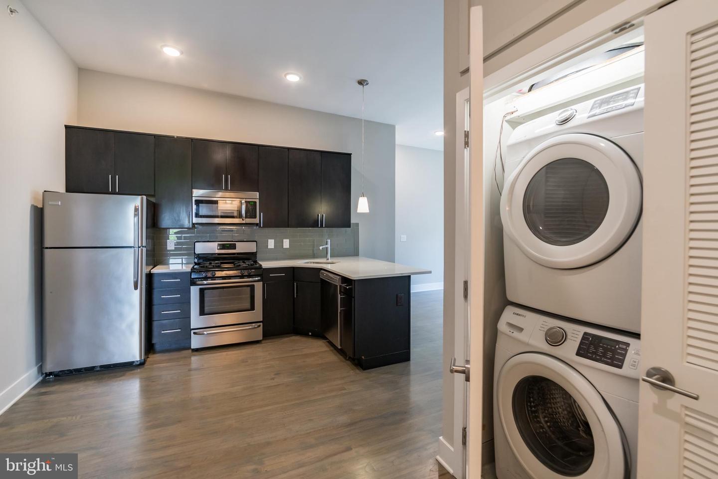 1607 Catharine St #unit 3d Property Photo 6