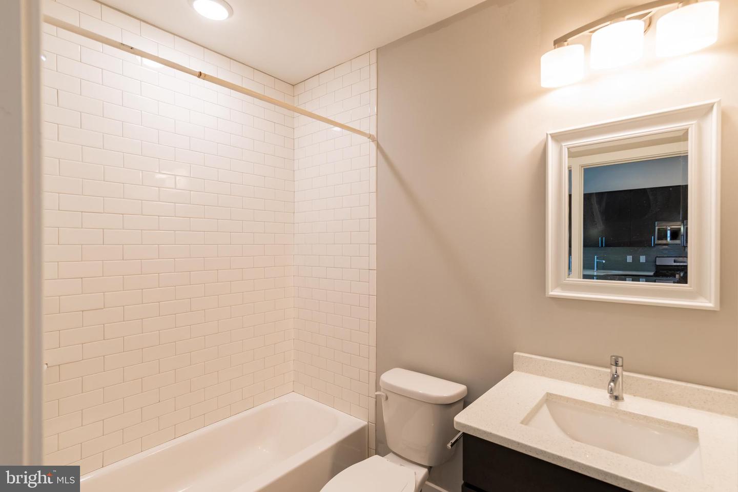 1607 Catharine St #unit 3d Property Photo 7