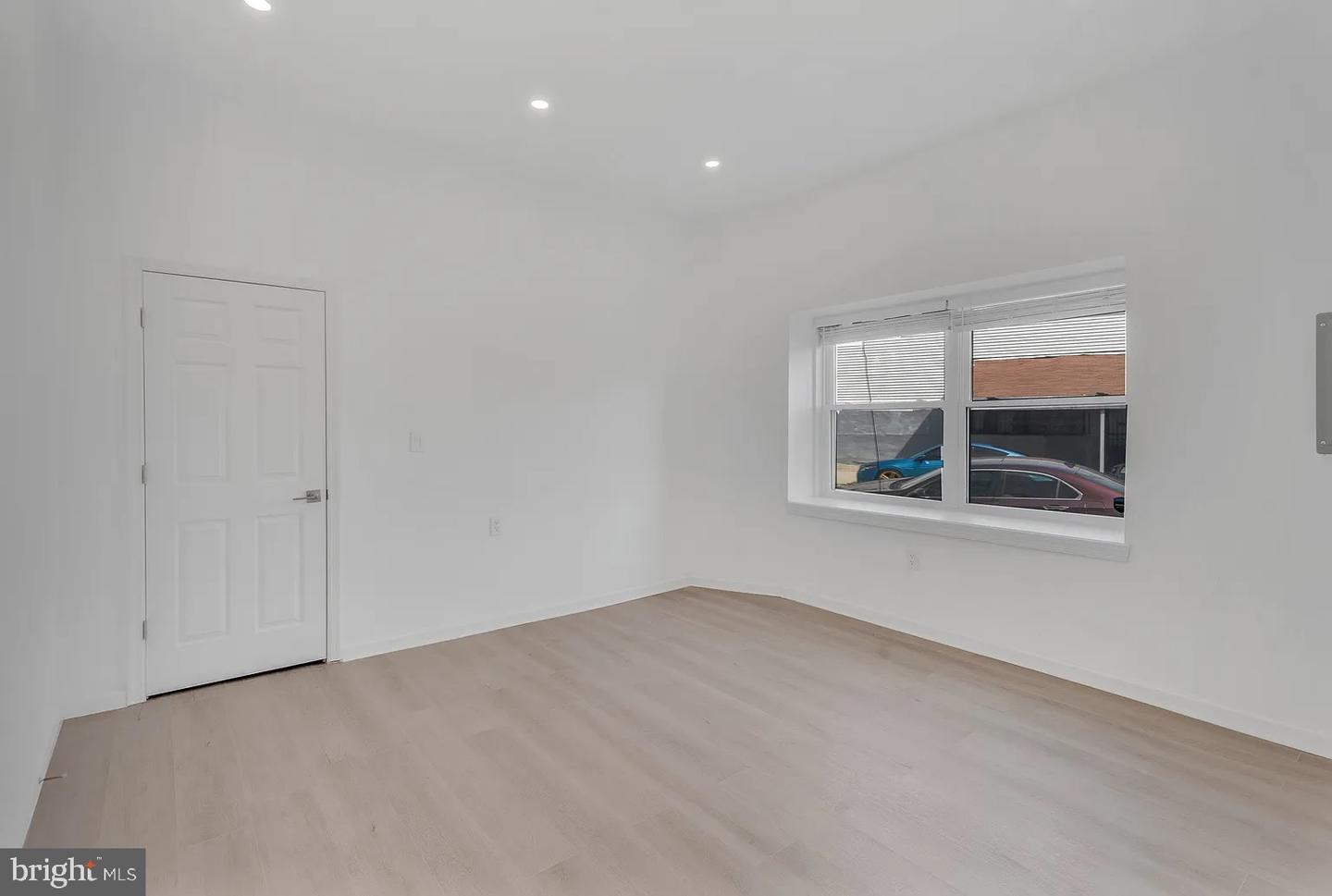 2401 S Alder St #2 Property Photo 5