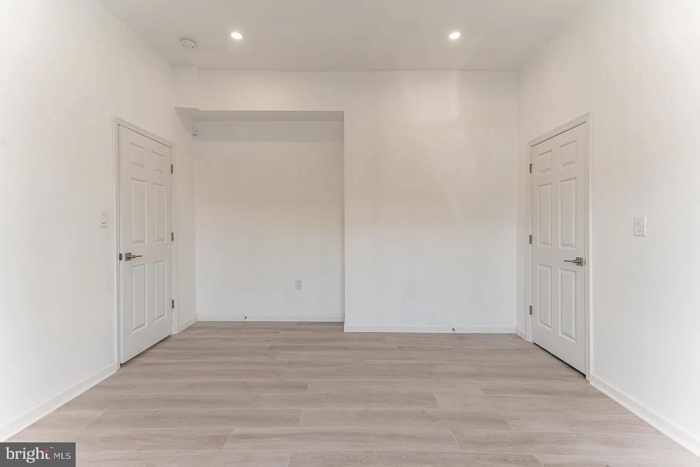 2401 S Alder St #2 Property Photo 6