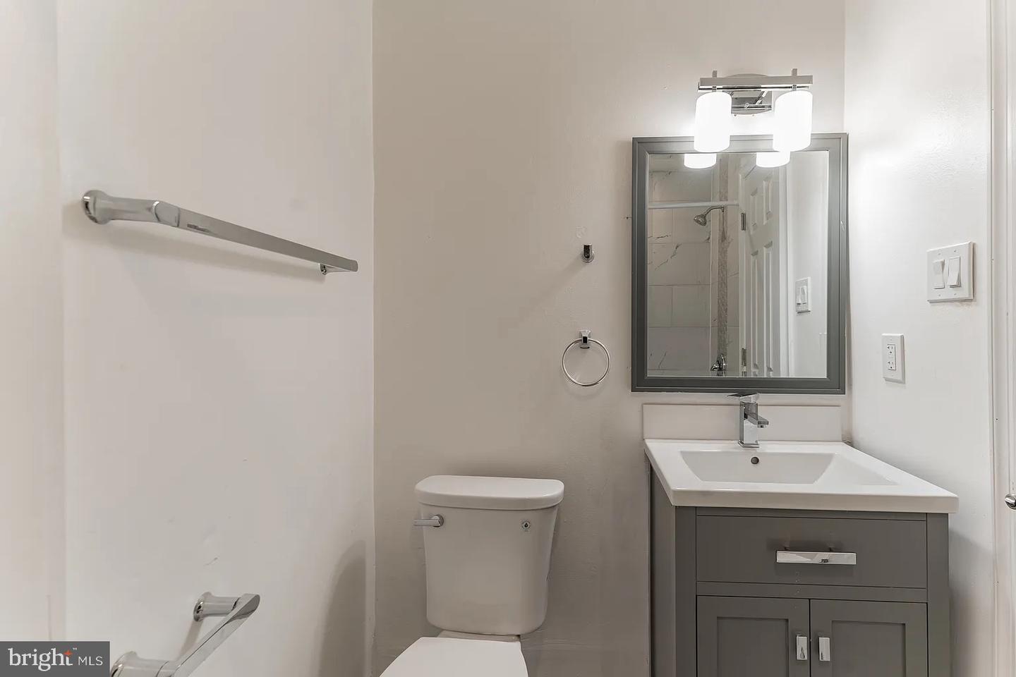 2401 S Alder St #2 Property Photo 8