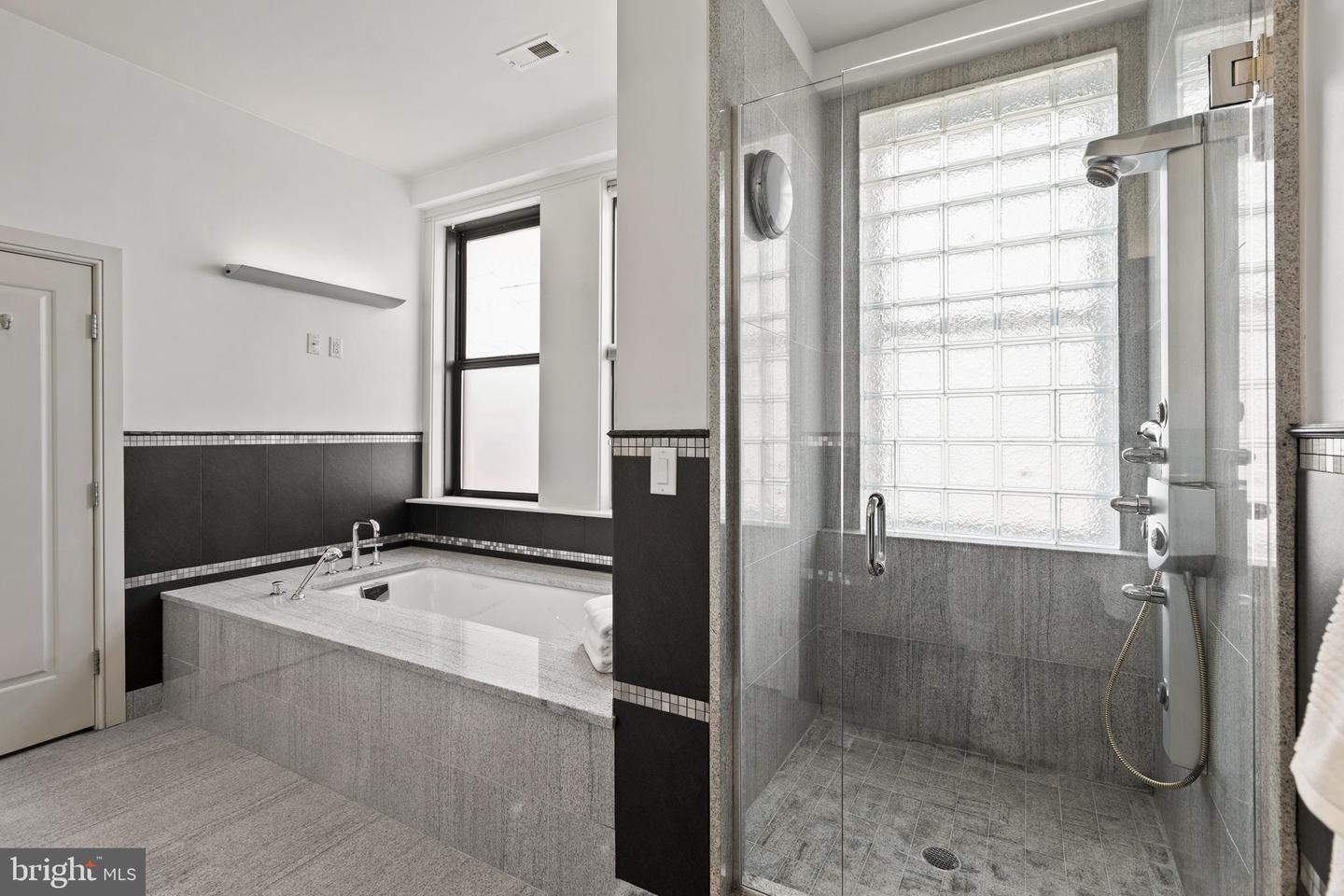 1515 Locust St #1000 Property Photo 23