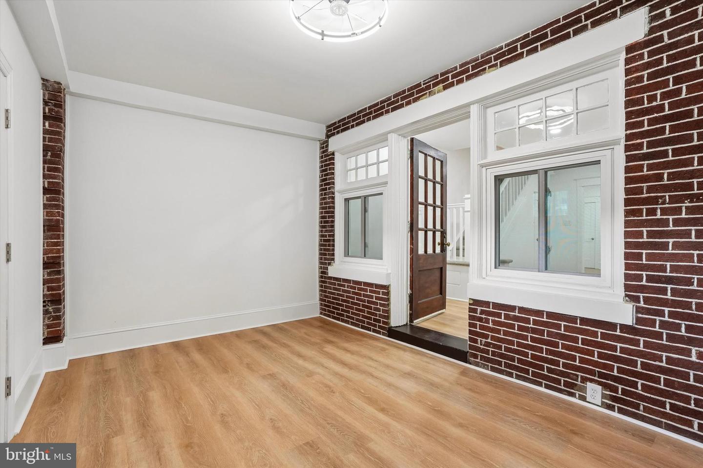 1119 Harrison St Property Photo 4