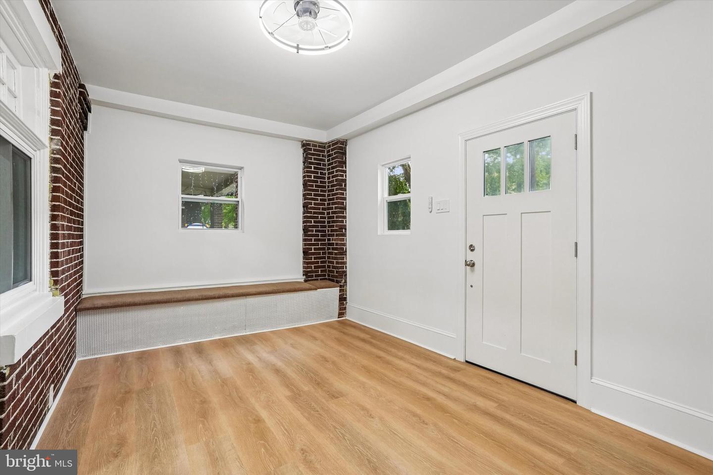 1119 Harrison St Property Photo 6