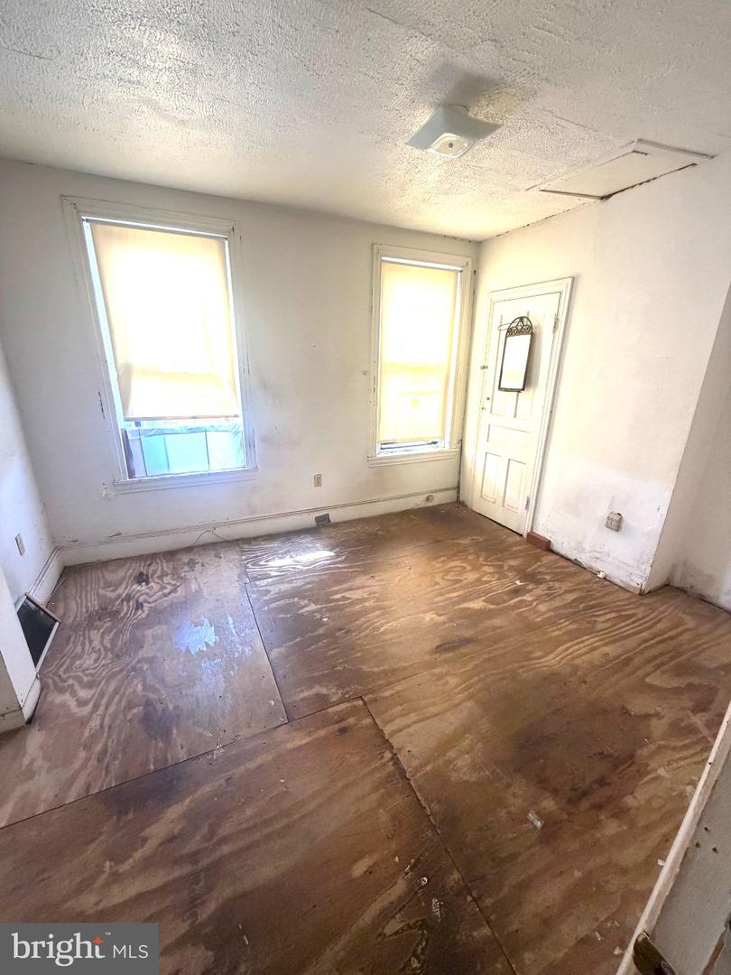 3935 Wyalusing Property Photo 5