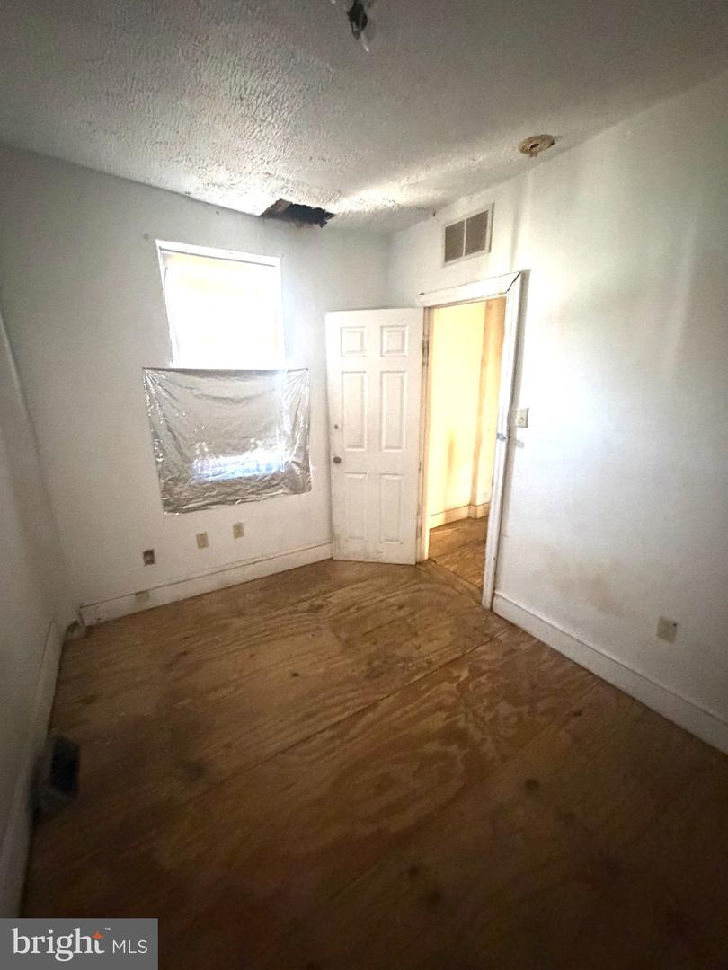 3935 Wyalusing Property Photo 7