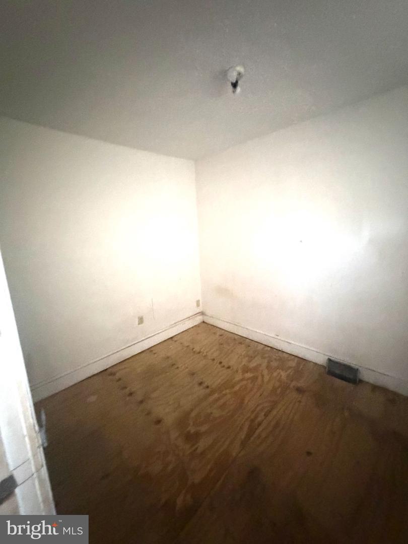 3935 Wyalusing Property Photo 8