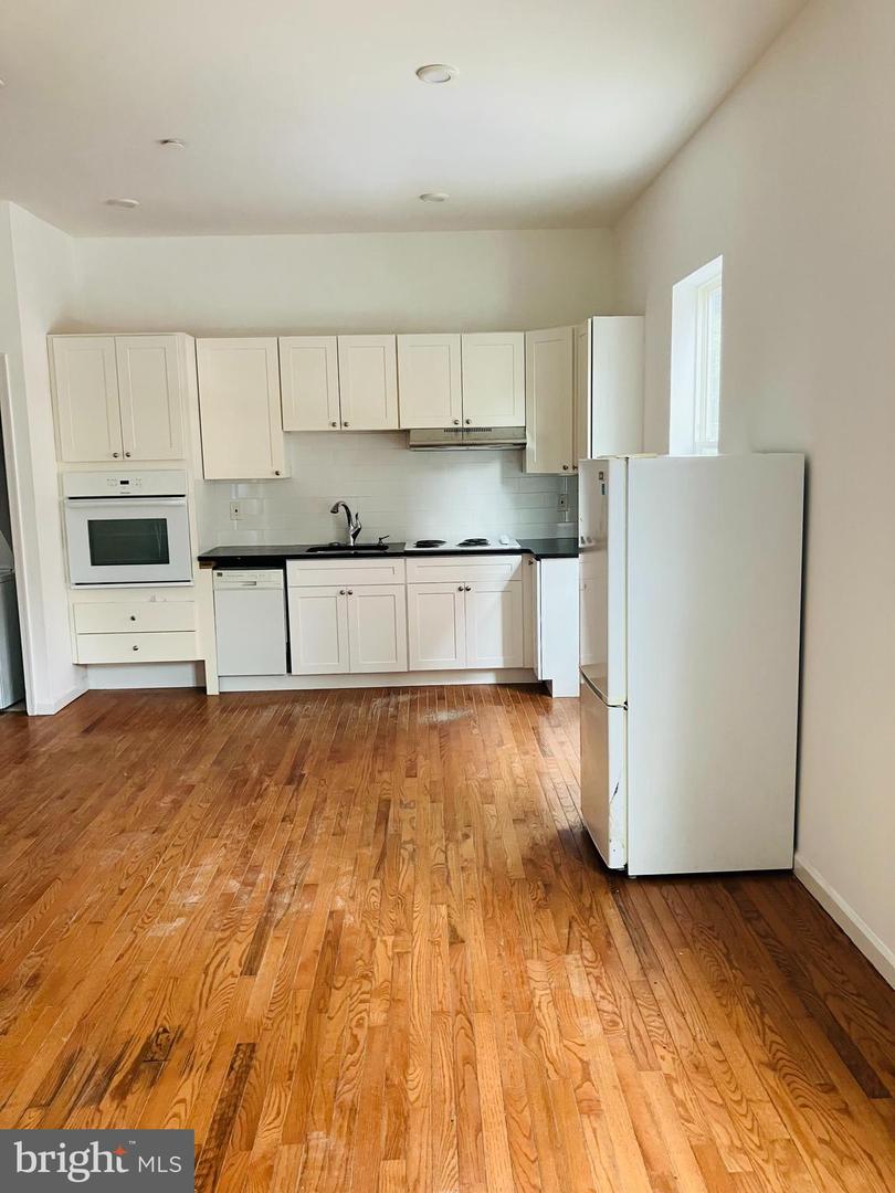 434 S 52ND ST #1R Property Photo 1