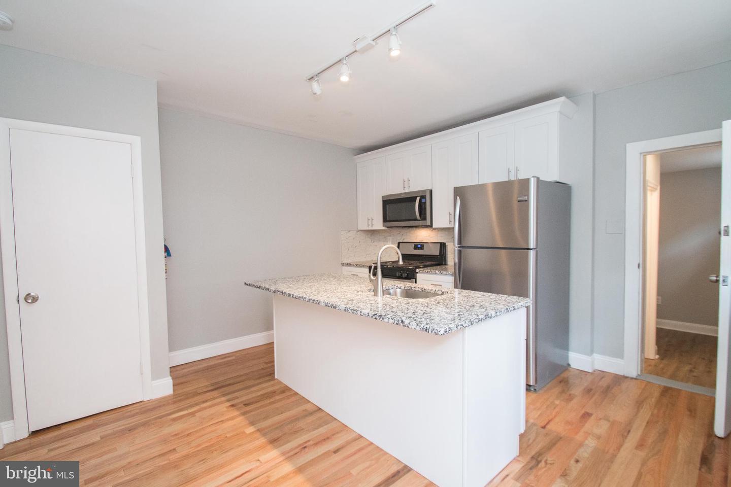 1229 W PORTER ST #UNIT 1 Property Photo 1