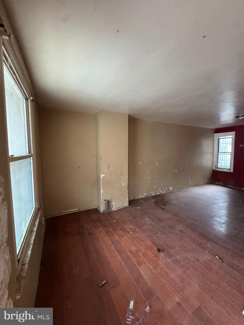 2022 S Simpson St Property Photo 3