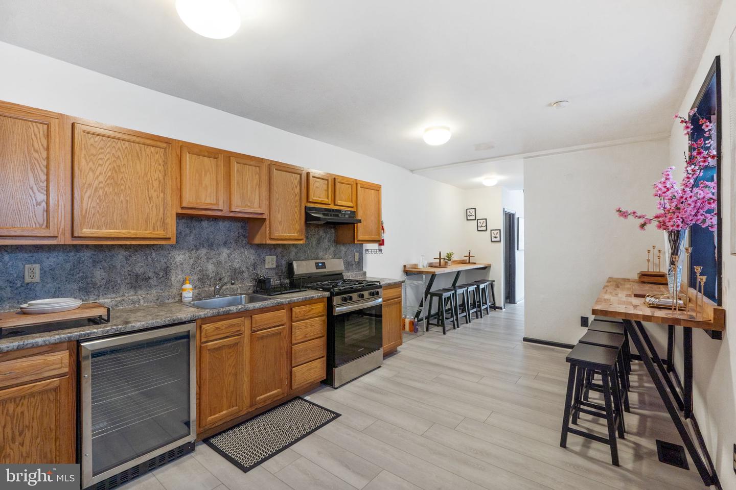 1630 N Willington Property Photo 10