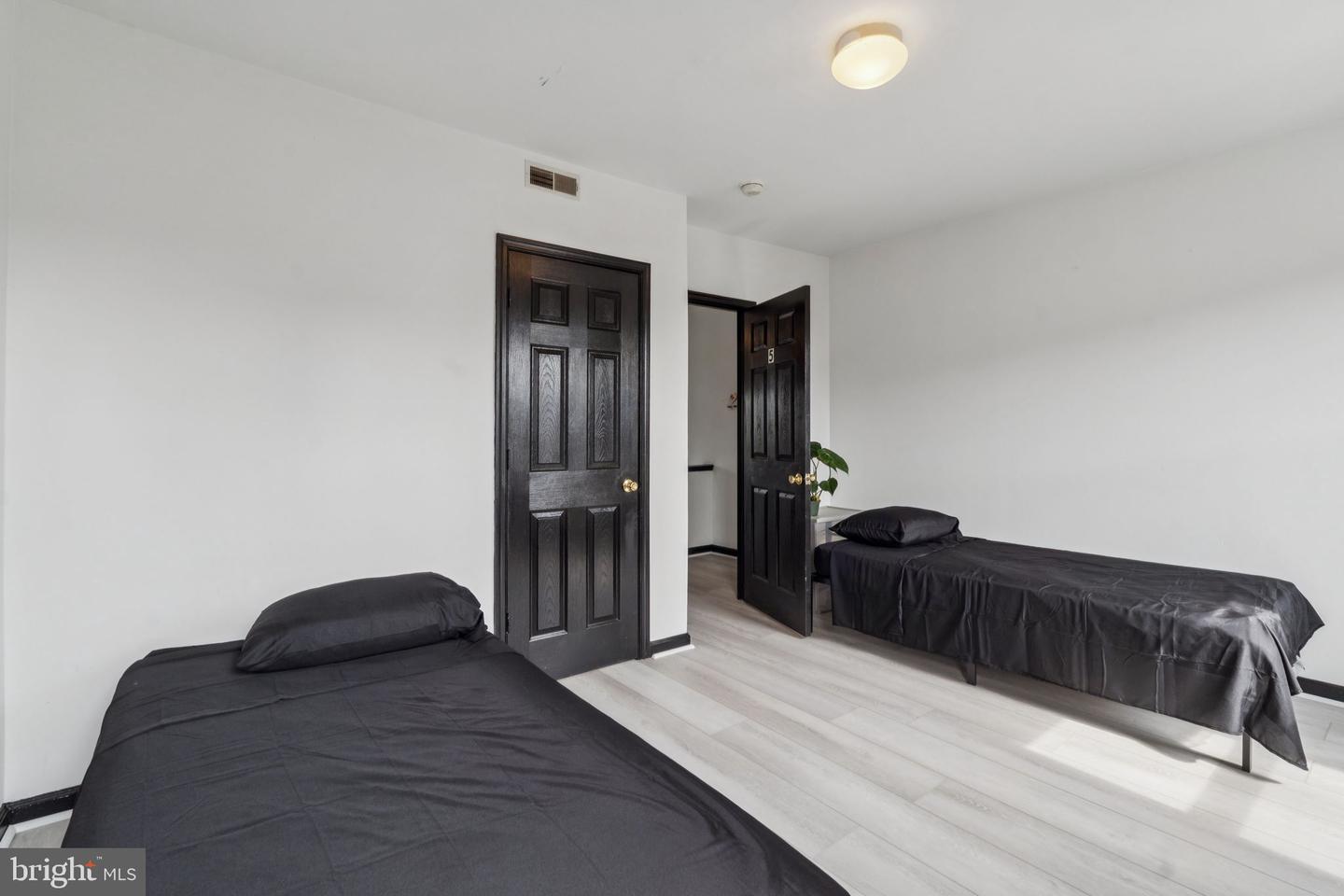 1630 N Willington Property Photo 14