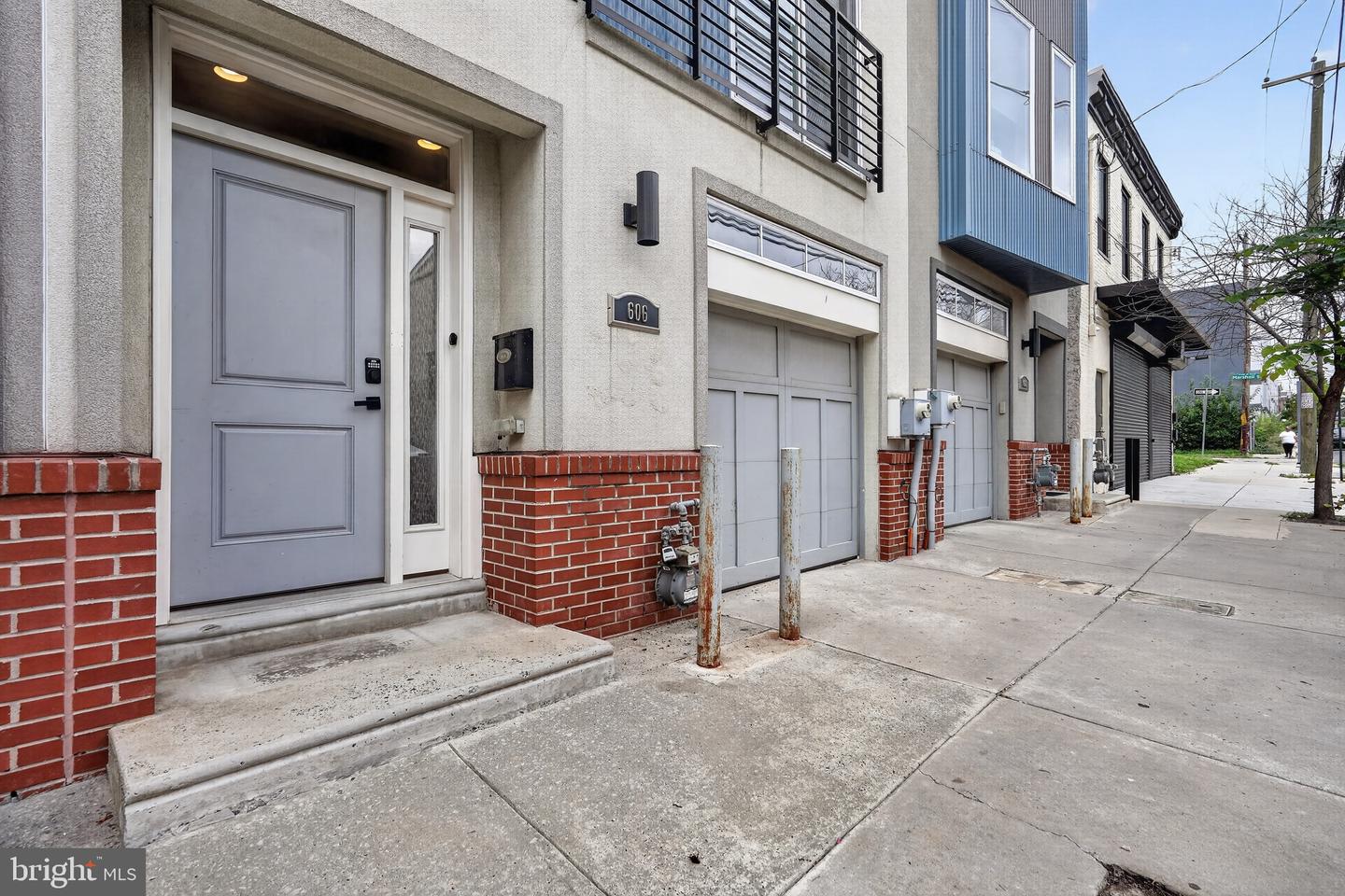 606 W Jefferson St Property Photo 4