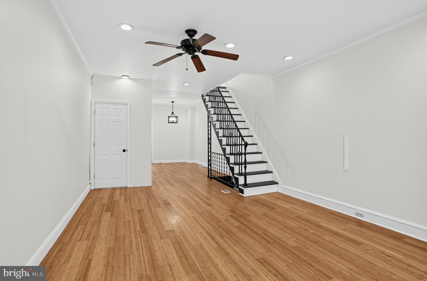 3028 Mercer St Property Photo 4