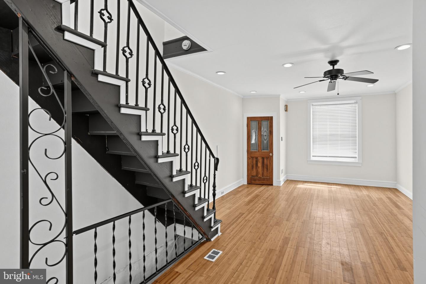3028 Mercer St Property Photo 5