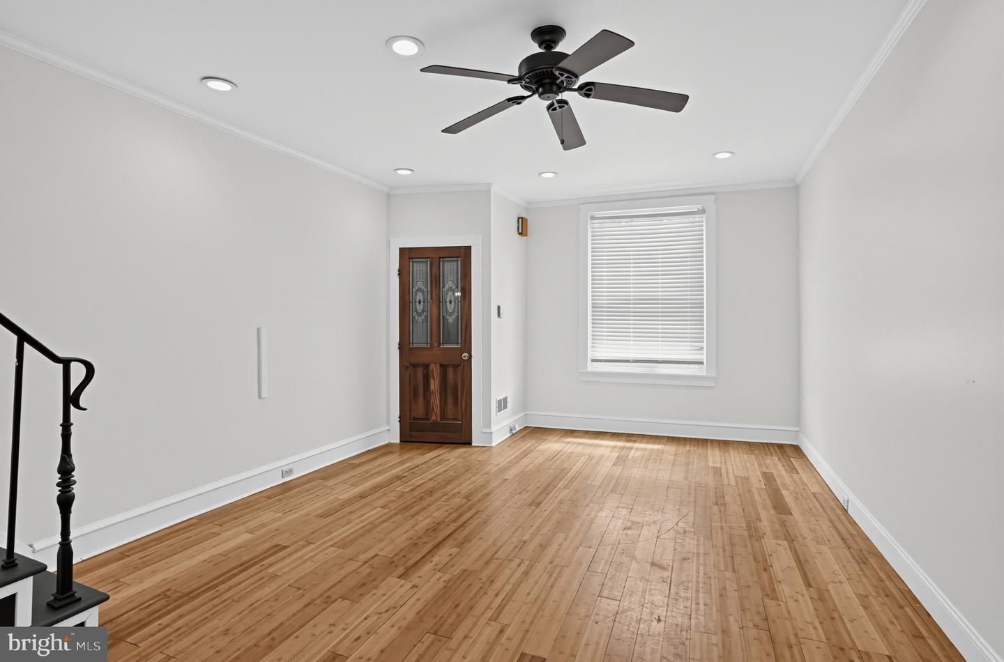 3028 Mercer St Property Photo 6