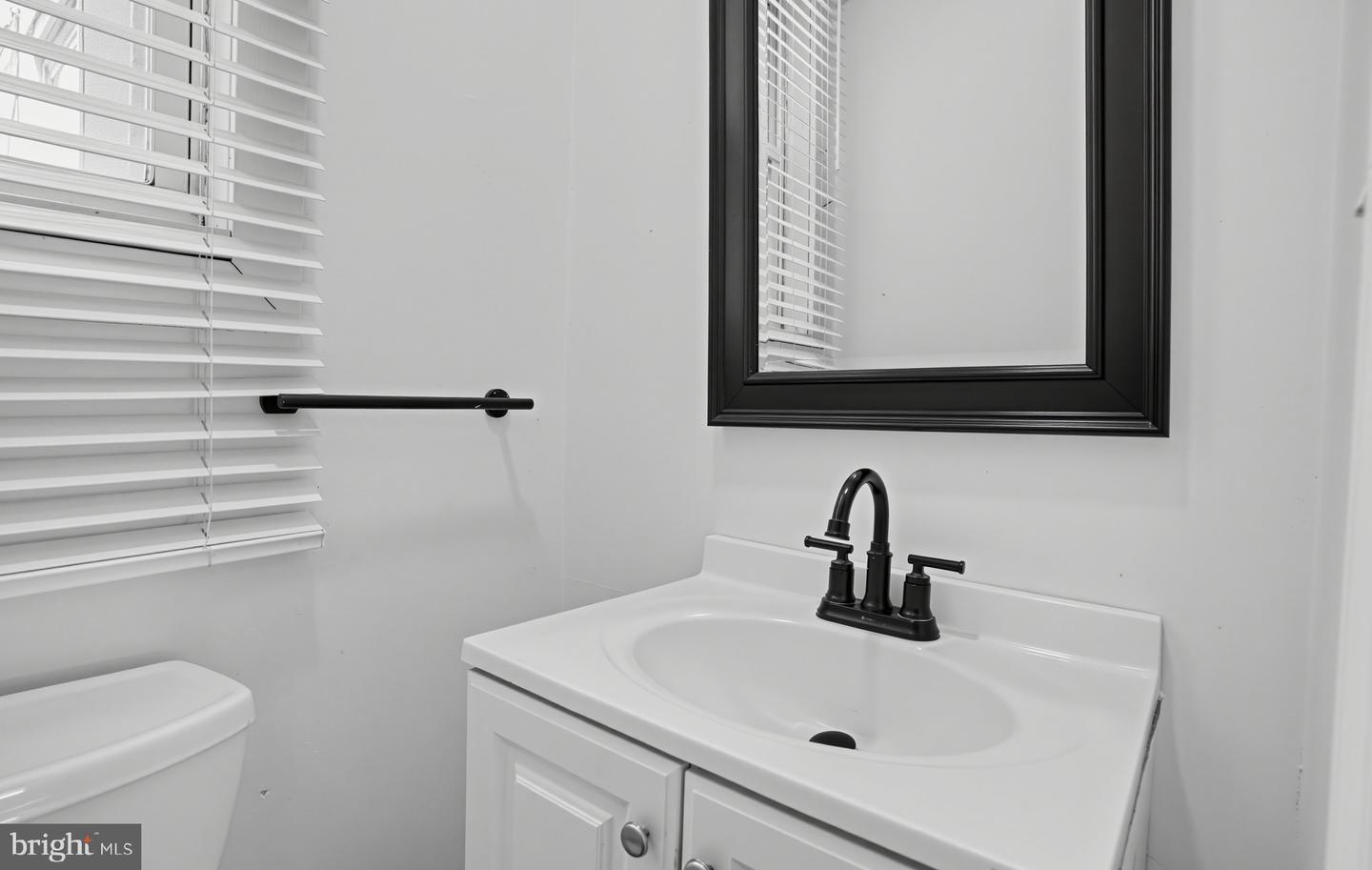 3028 Mercer St Property Photo 12