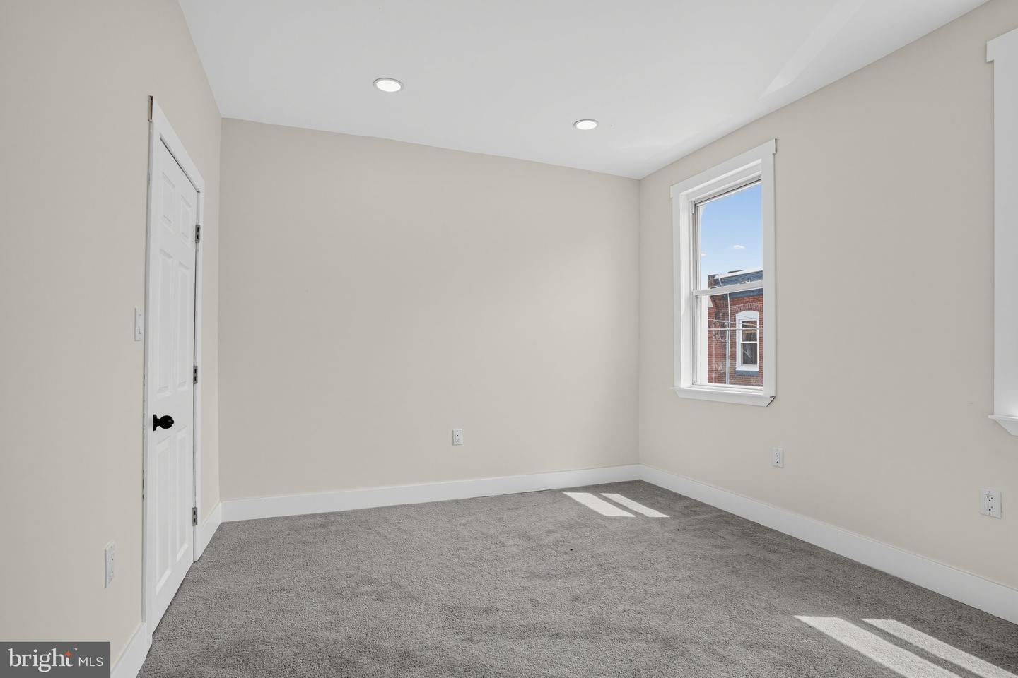 3028 Mercer St Property Photo 15