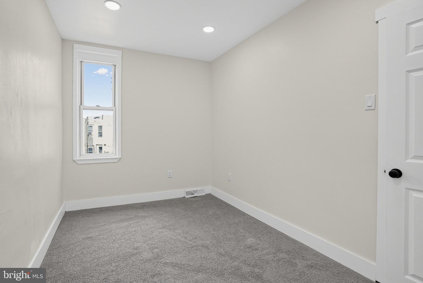3028 Mercer St Property Photo 16
