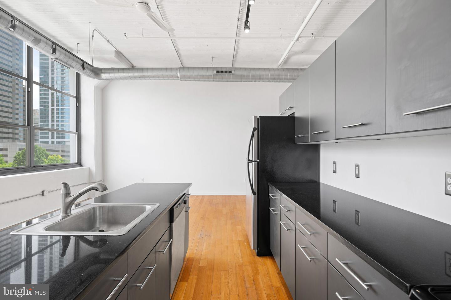 2200-28 Arch St #505 Property Photo 20