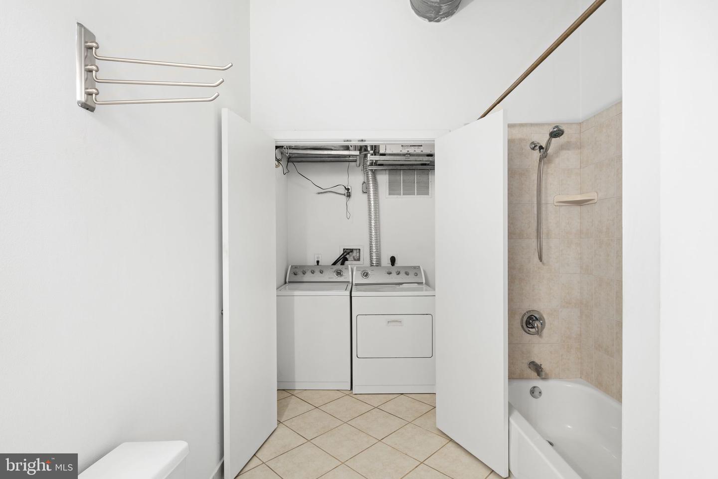2200-28 Arch St #505 Property Photo 26