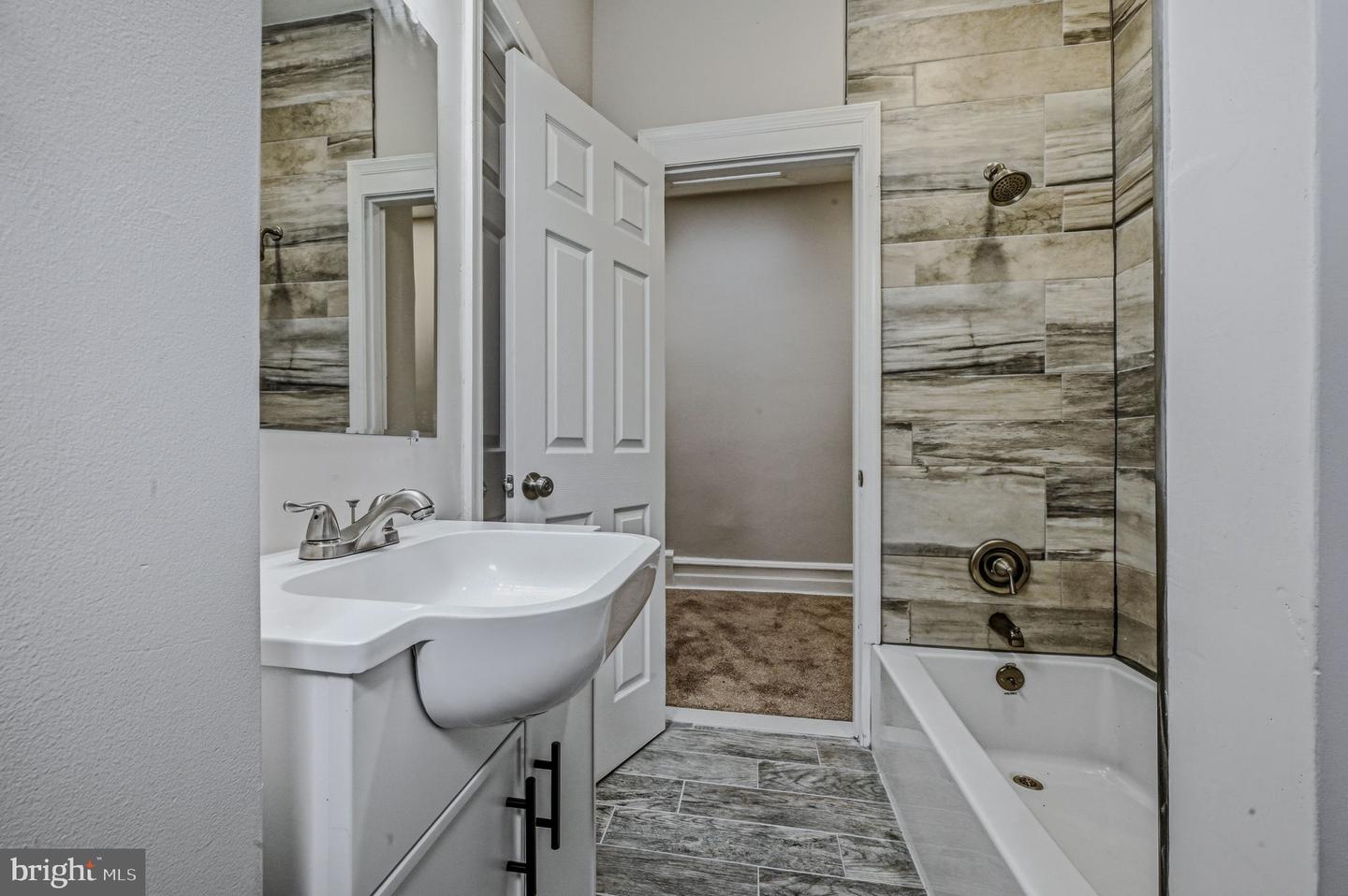 1212 N 59th St Property Photo 18