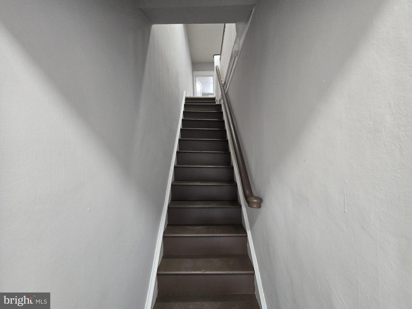 5206 Euclid St #2nd Floor Property Photo 3
