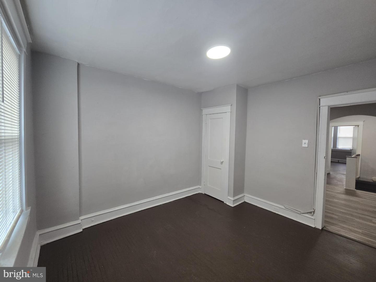 5206 Euclid St #2nd Floor Property Photo 5
